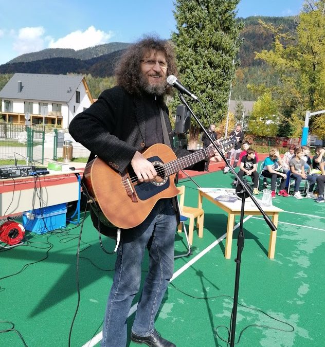 Obisk glasbenika, kantavtorja in pisatelja otroških knjig Adija Smolarja